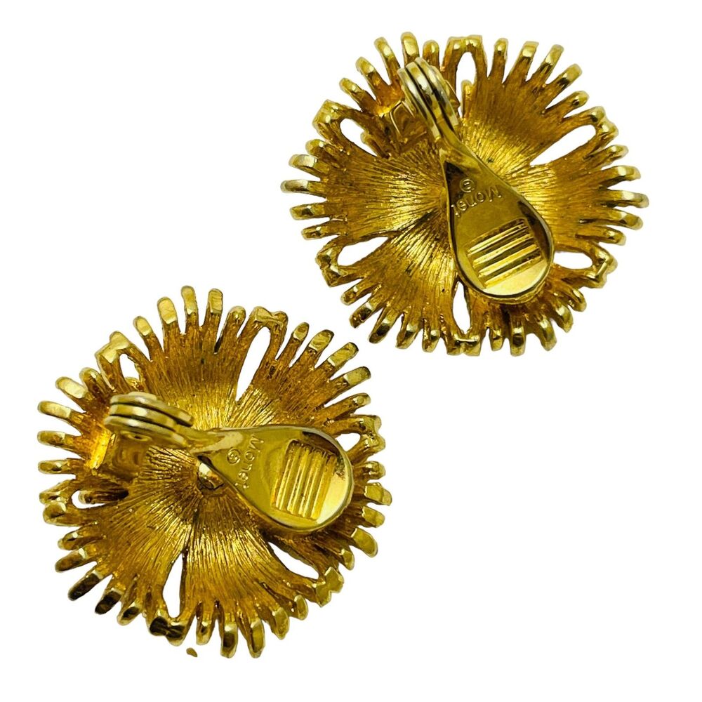 Vintage MONET signed gold designer clip on earrings - Picture 3 of 4